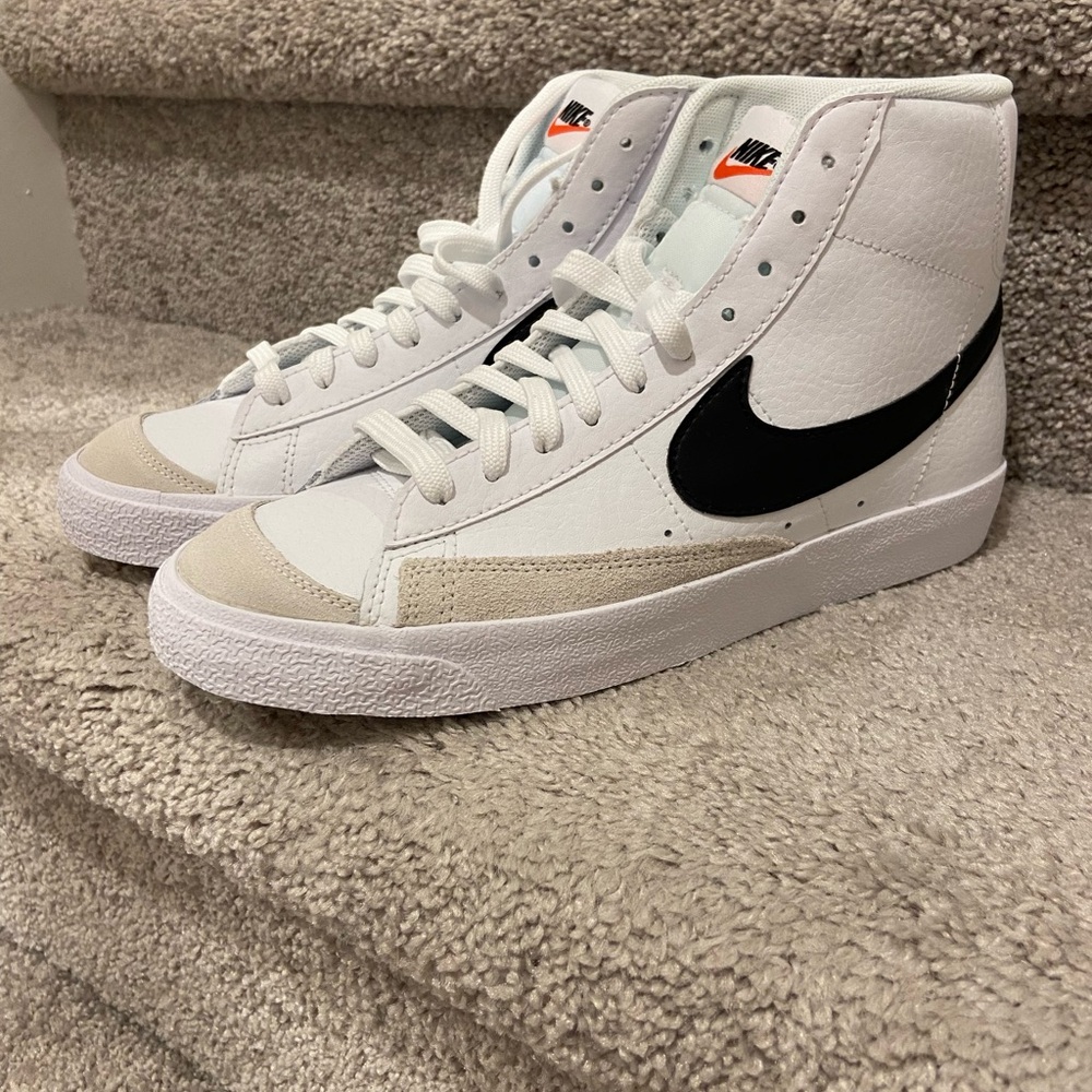 Nike Blazers White and Black Big Kids Youth Size 7 Brand New